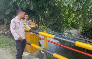 Antisipasi Banjir, Polres Kotabaru Cek Debit Air Sungai di Kelumpang Hulu