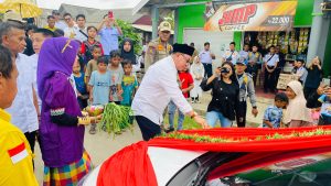 Dukung Kinerja Desa, Bupati Kotabaru Serahkan Mobil Operasional kepada Para Kepala Desa