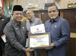 Adrizal Raih BK Award, Penghargaan Bergengsi bagi Legislator Berdedikasi