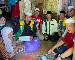 BAZNAS Tanah Bumbu Salurkan Zakat Kepada Warga Desa Sungai Dua