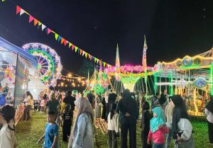 Tong Edan hingga Kuliner Lokal, Pasar Malam di Awayan Jadi Magnet Hiburan Warga