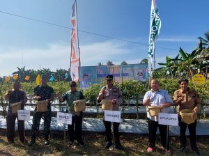 Wakil Bupati HST Apresiasi Petani Desa Dangu atas Keberhasilan Panen Cabai