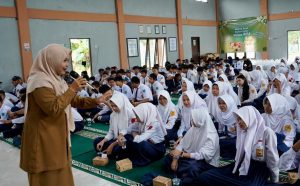 DKP3 Balangan Edukasi Ratusan Pelajar Soal Pola Makan Sehat dan Aman