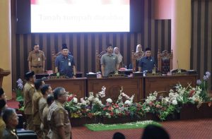 Rapat Paripurna DPRD Tanah Bumbu Tegaskan Komitmen Transparansi Anggaran