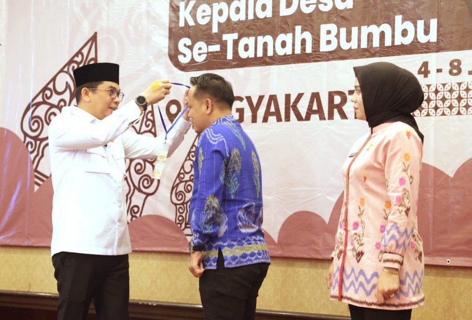 Bupati Tanah Bumbu Minta Kades Genjot Pelayanan dan Inovasi Pembangunan Desa