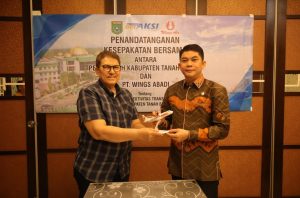 Bupati Tanah Bumbu Teken MoU dengan Super Air Jet, Buka Akses Udara Batulicin–Makassar