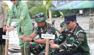 Bupati dan Dandim Tanam Mangrove: Wujud Nyata Lindungi Ekosistem Pesisir