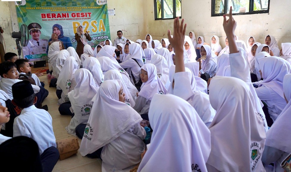 DKP3 Balangan Kenalkan Pola Makan B2SA ke Pelajar MTSN 2 Balangan