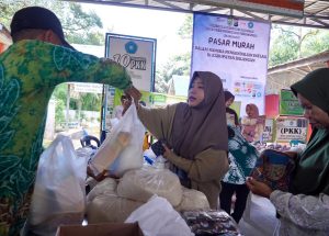 Pasar Murah di Desa Simpang Tiga, Disperindag Balangan Tekan Inflasi dan Ringankan Beban Warga