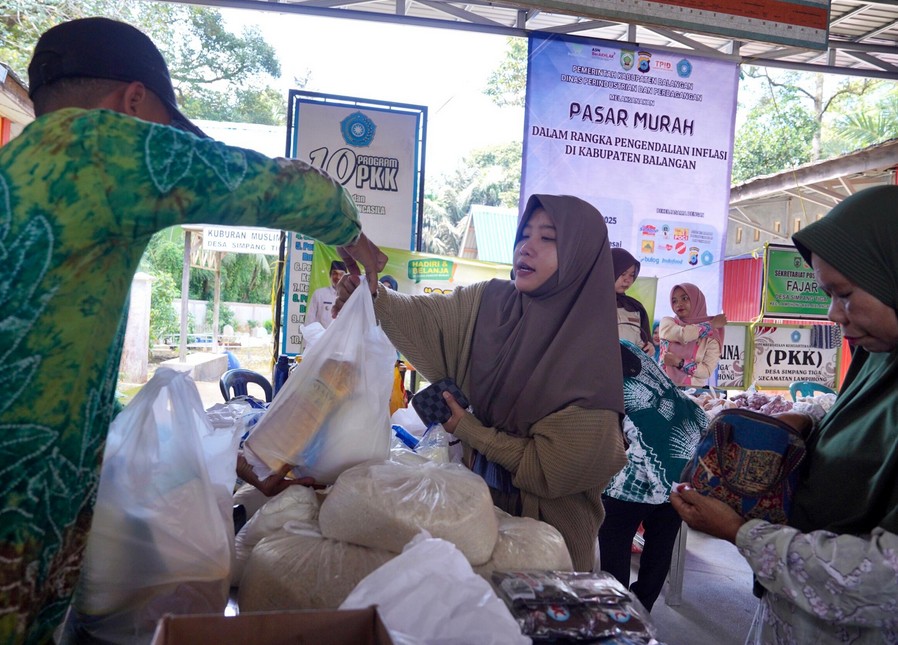 Pasar Murah di Desa Simpang Tiga, Disperindag Balangan Tekan Inflasi dan Ringankan Beban Warga