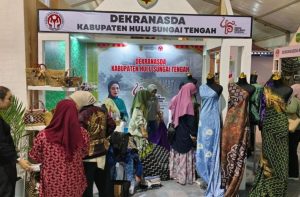 Produk Lokal HST Laris Manis di HUT ke-45 Dekranas, Catat Transaksi Rp32 Juta