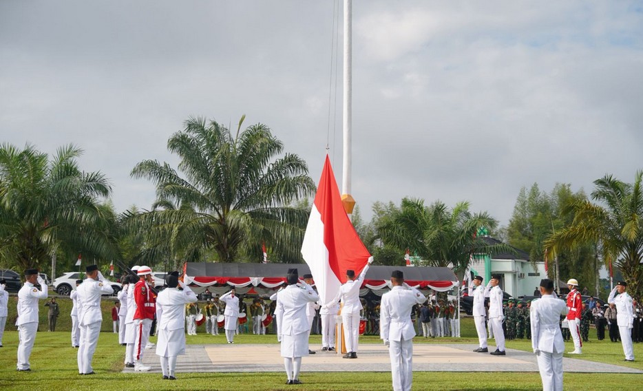Balangan Peringati HUT ke-80 RI dengan Upacara Khidmat dan Penghargaan bagi Veteran