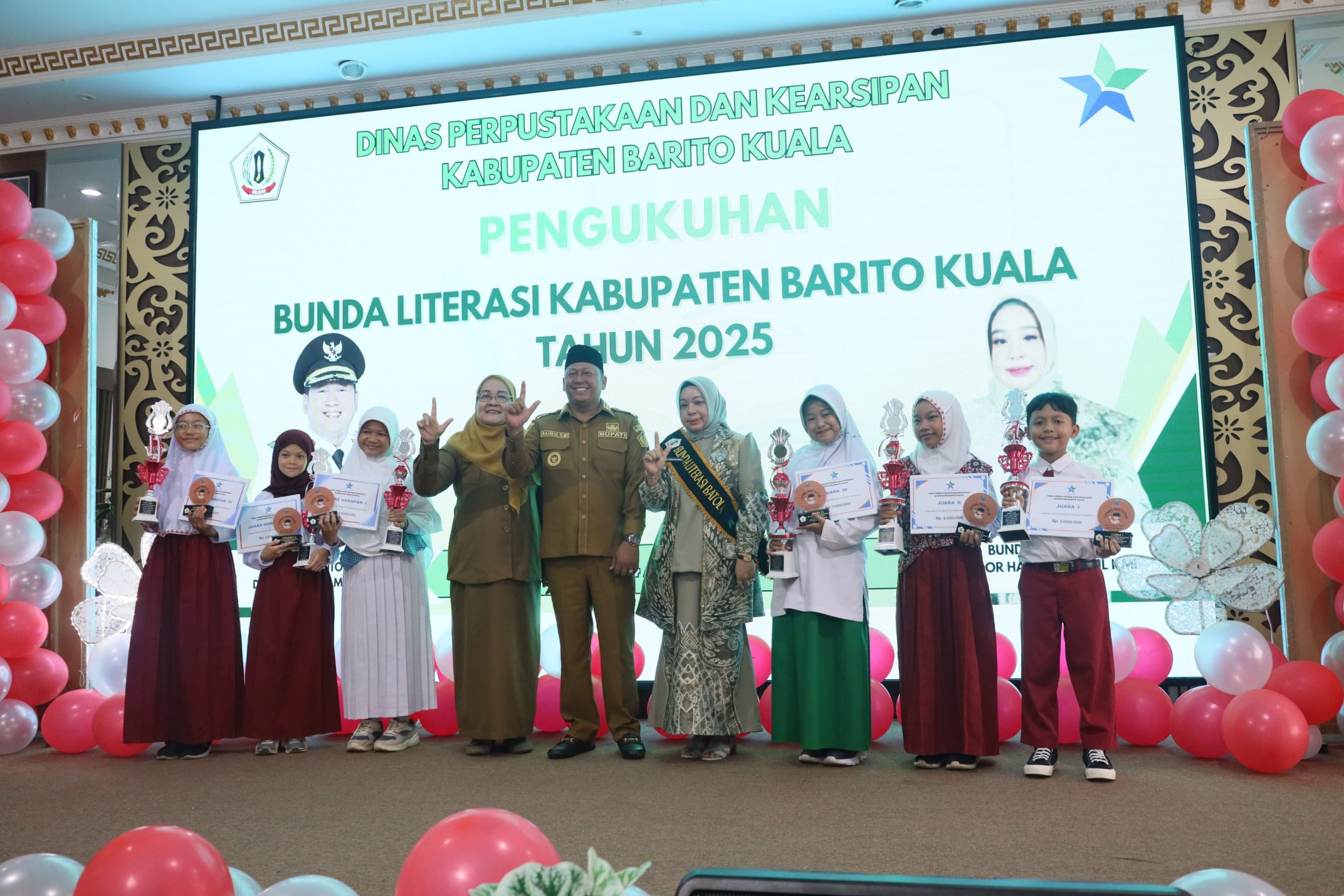 Bupati Batola Lantik Hj. Noor Hayati sebagai Bunda Literasi, Dorong Minat Baca Masyarakat