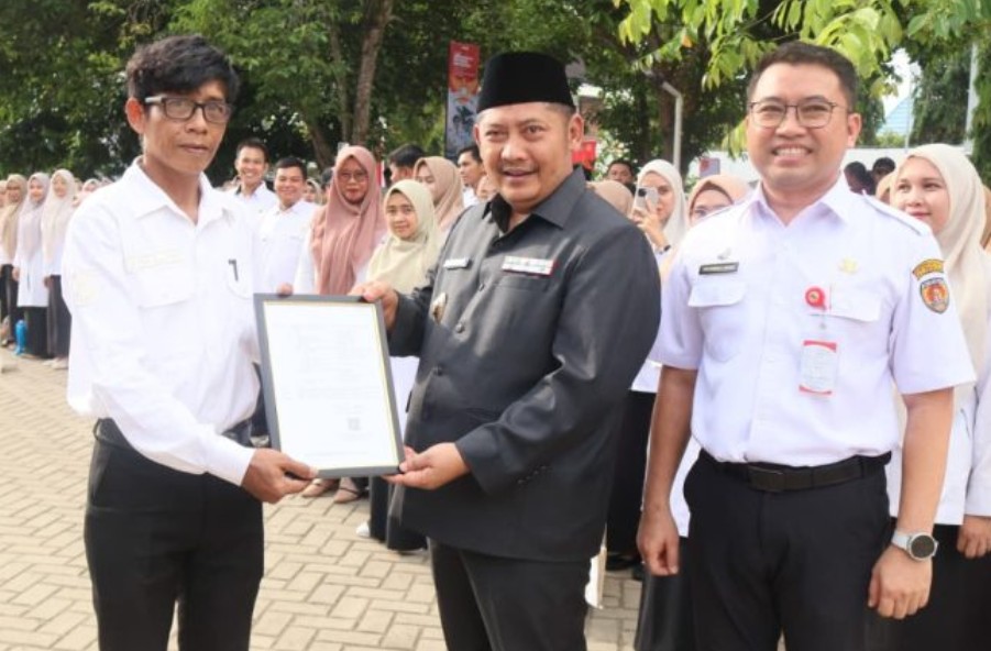 Bupati HST Dorong Guru PPPK Siapkan Generasi Emas 2045