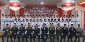 Bupati Tanah Laut Kukuhkan 40 Paskibraka untuk HUT RI ke-80