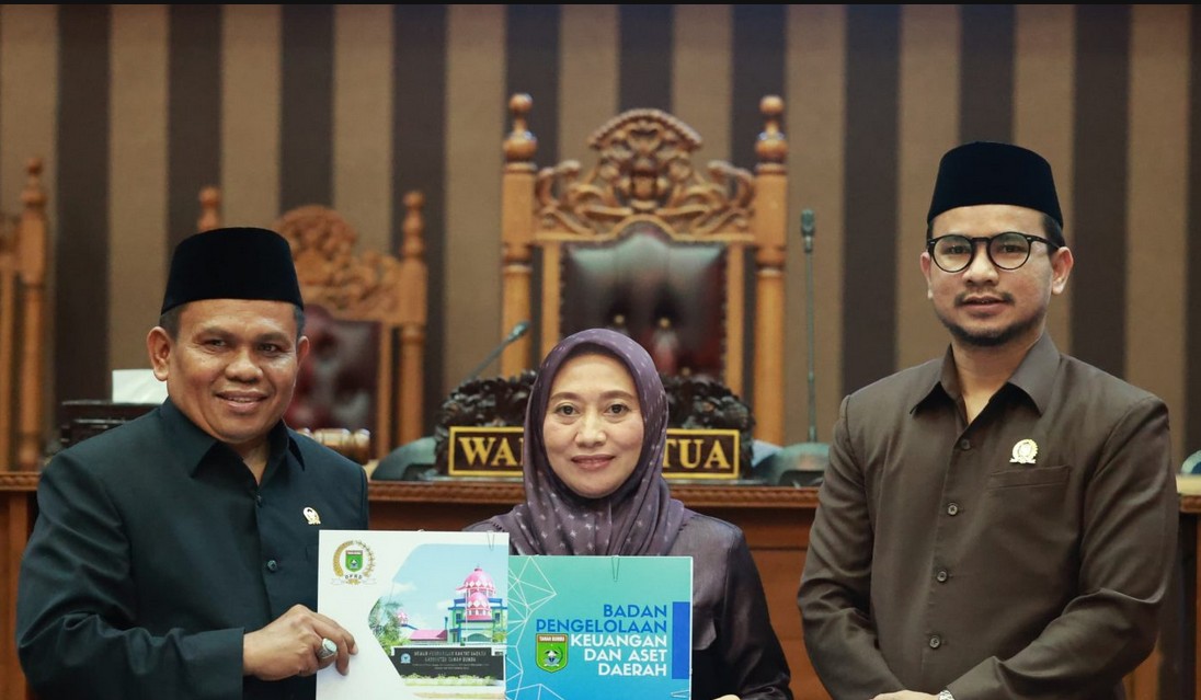 DPRD Tanah Bumbu dan Pemkab Tandatangani Nota Kesepakatan KUA-PPAS 2026