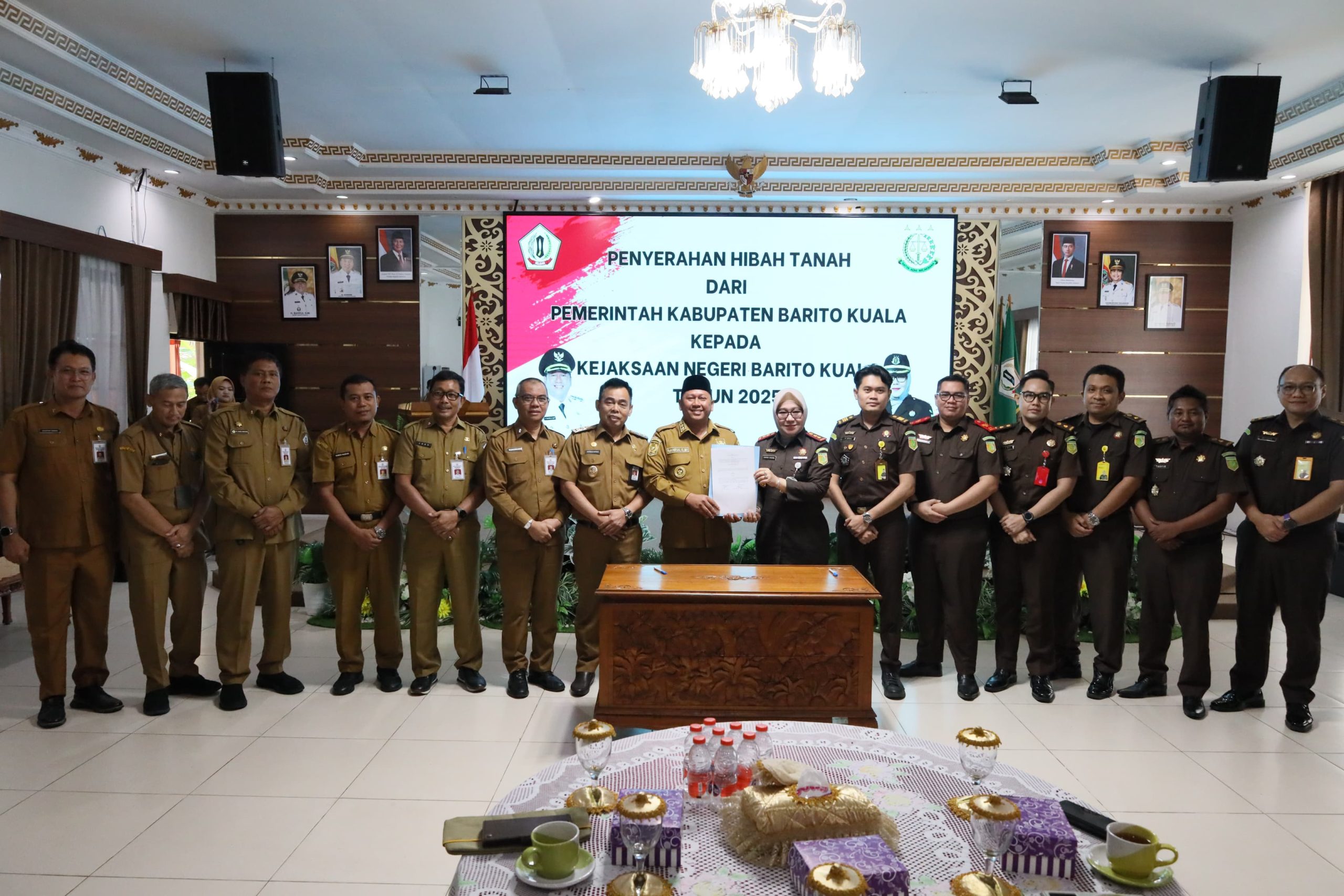 Pemkab Barito Kuala Hibahkan Tanah untuk Pembangunan Kantor Kejari