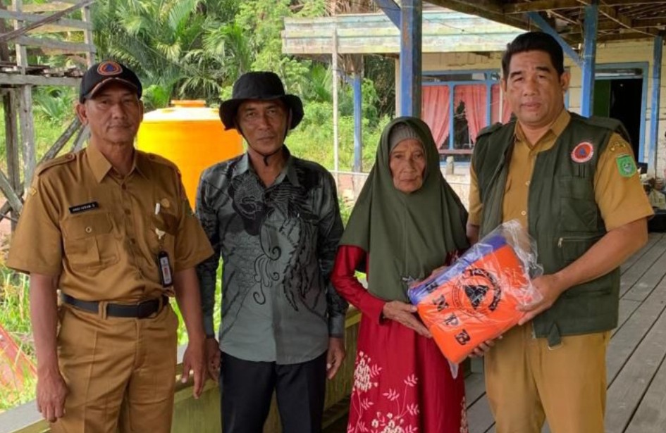 Pemkab Tanah Bumbu Salurkan Bantuan untuk Korban Kebakaran di Pulau Tanjung