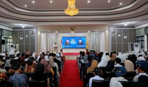 Pendidikan Jadi Pilar Pembangunan, Bupati HST Serahkan Sertifikat PIP