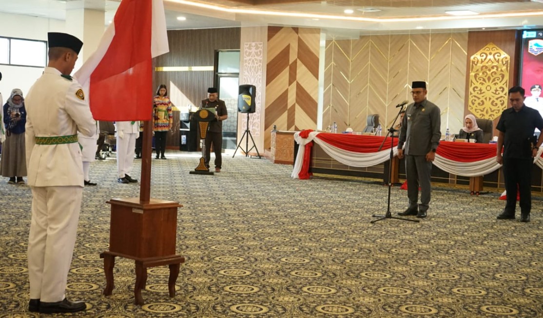 Wabup Kotabaru Kukuhkan Paskibraka 2025, Tekankan Tanggung Jawab dan Disiplin