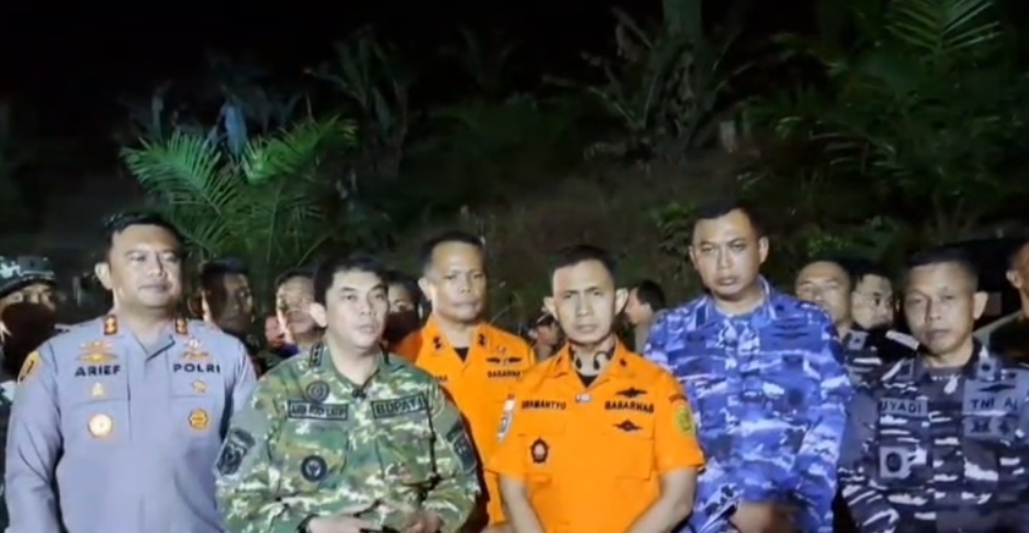 Bupati Tanah Bumbu Pimpin Penghormatan Terakhir Korban Helikopter