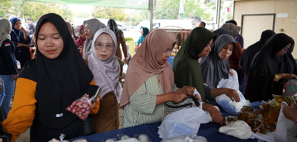 Disperindag Balangan Gelar Pasar Murah ke-60, Warga Senang Harga Pokok Turun