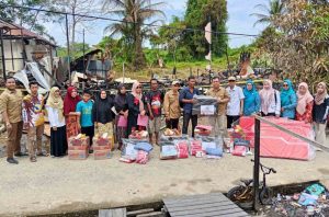 Pemkab Batola Salurkan Bantuan untuk Korban Kebakaran di Desa Tamban Raya